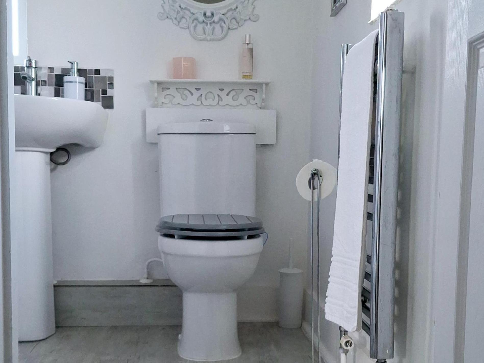 Home From Home Guest House Rochford Room photo
